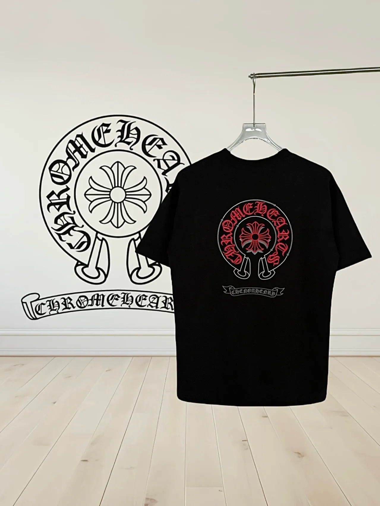 P150 [High Quality] Chrome Hearts New embroidered horseshoe logo brand logo on the front and rear panels are designed with heavy craftsmanship of 100,000 needle embroidery. High-end customized 32-count 280g fabric. Soft to the touch. Comfortable to wear. Exquisite stitching. Fine workmanship. The upper body effect is incomparably handsome! Same style for men and women, color: white, black size: S to xL